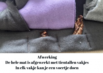 De hele mat is afgewerkt met vakjes dit zorgt voor tientallen extra zoek opties 20